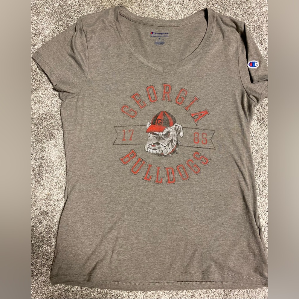Champion Georgia Bulldogs Tshirt. Size Medium